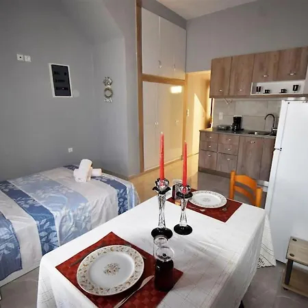 Hébergement de vacances Moshovia Studio στο κέντρο και ήσυχα Karpathos